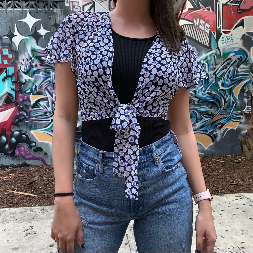 Tie Front Watercolor Floral Crop Top
